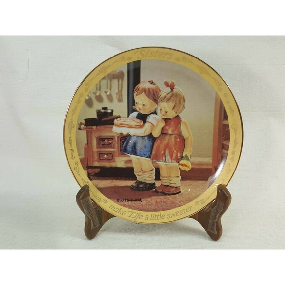 M.J. Hummel Make Life A Little Sweeter Sisters Plate Danbury Mint CDB32 - Picture 2 of 7